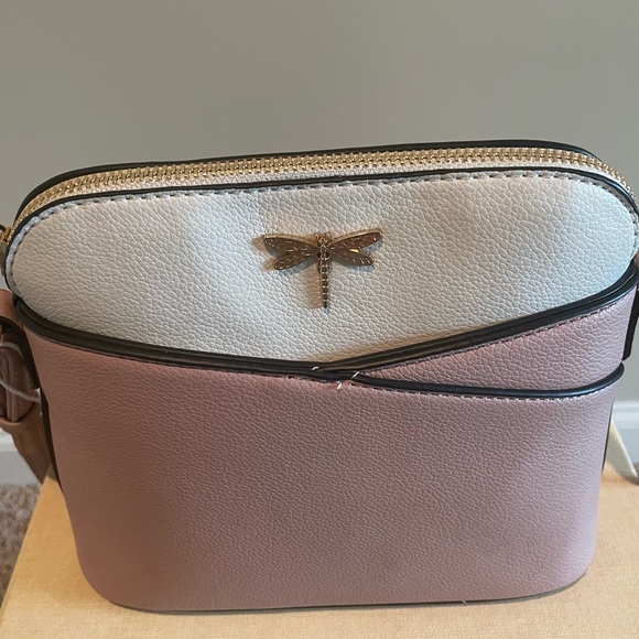 le bag Handbags - ⭐️ NEW Elegant Pink and White Crossbody Bag